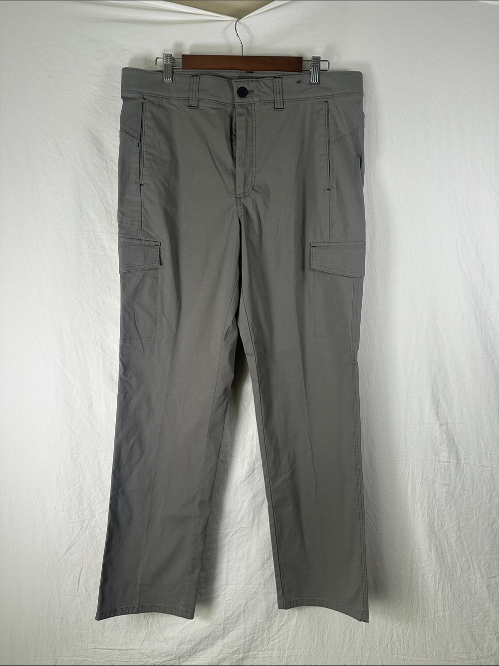 Haggar Men's Gray Straight-Leg Cargo Pants